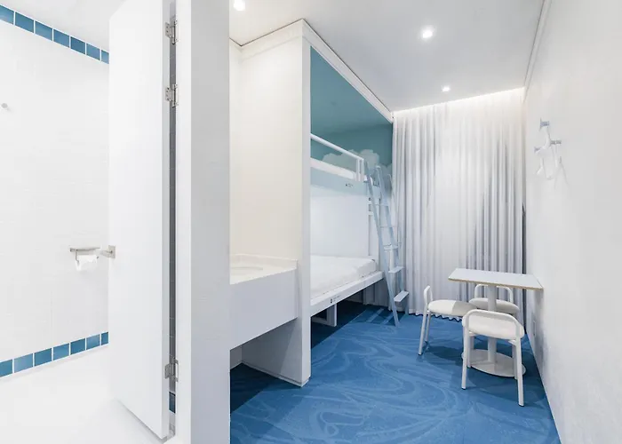 Hostal Near Blue