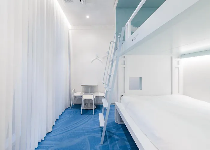 Hostal Near Blue